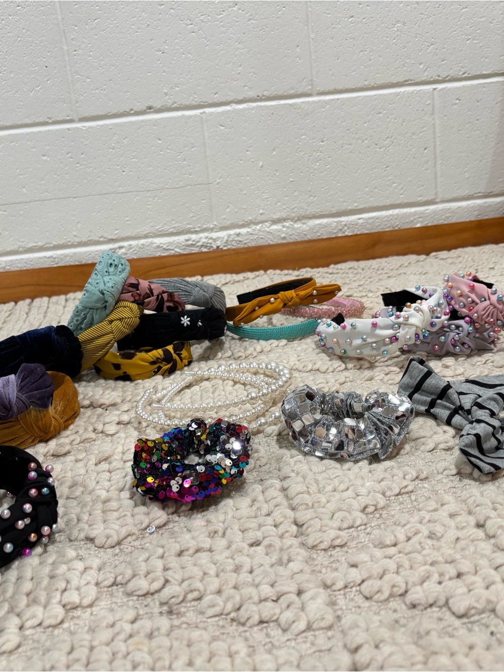 25 pieces Kids Multicolor Sequin & Pearl Hair Accessories Set